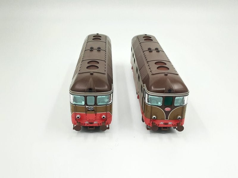 OS-100 - Set D342.3001 + D342.3002 FS in livrea Castano Isabella di tipo II - H0