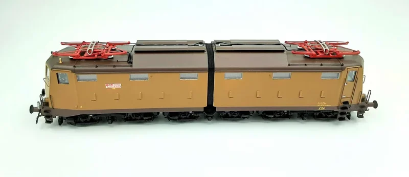 ACME 60485 - E 645.024 in livrea Castano/Isabella con scudo rosso - H0