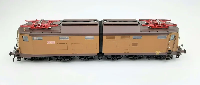 ACME 60485 - E 645.024 in livrea Castano/Isabella con scudo rosso - H0
