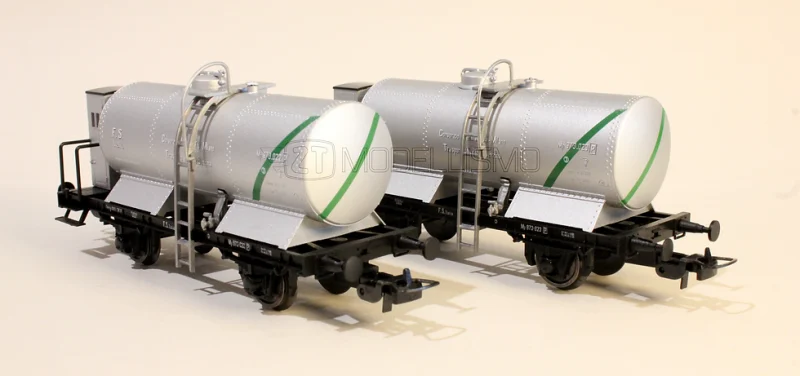 Blackstar BS00072 - Set due cisterne per il trasporto di nafta e Benzina - H0
