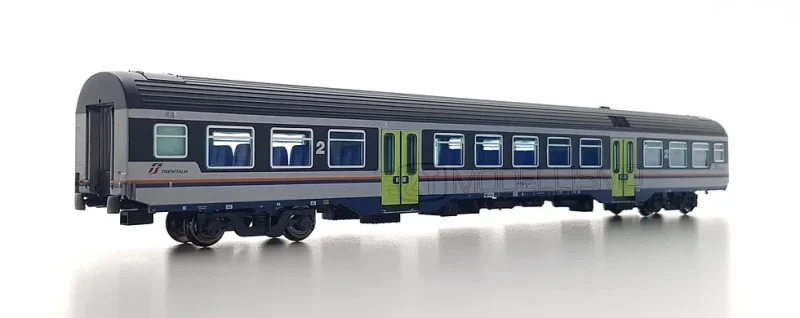 ViTrains 3198 - Carrozza passeggeri MDVC 2°cl in livrea DTR - H0