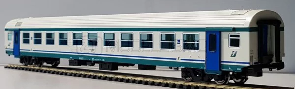 ViTrains 3207 - Carrozza passeggeri di 1° cl, MDVE - H0