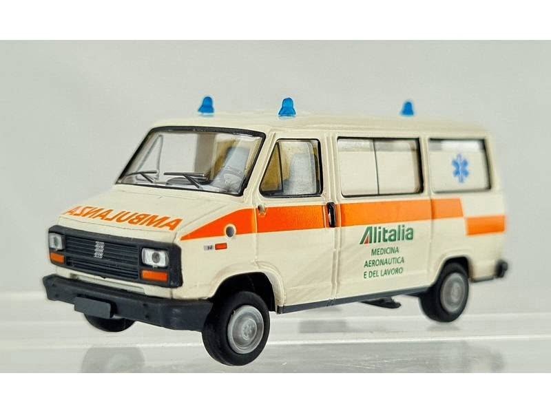 Brekina 34910 - Fiat Ducato Ambulanza "Alitalia - Medicina Aeronautica e del Lavoro" - H0