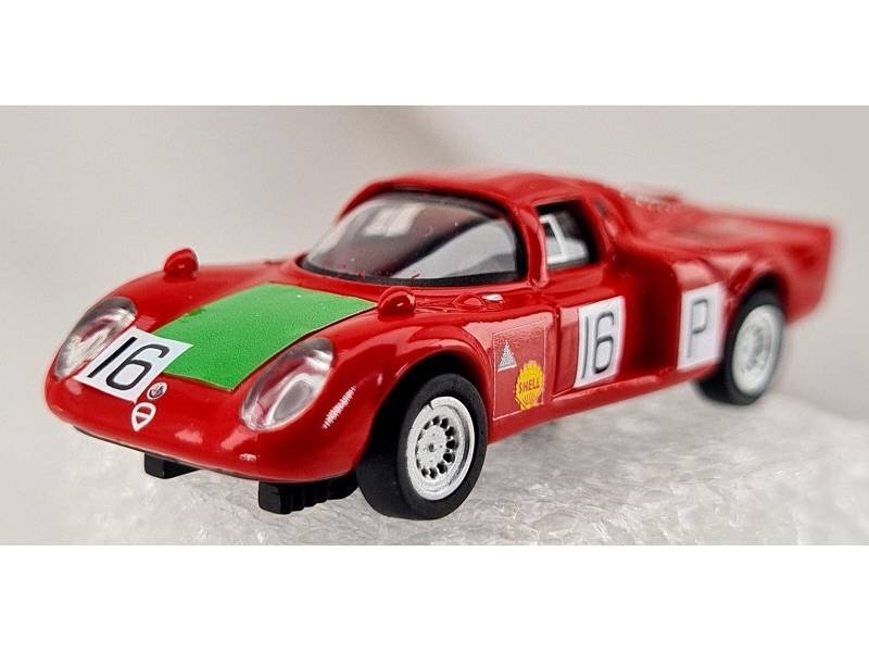 PIRK 38343/16 - ALFA Romeo 33.2 DAYTONA Rossa con numero 16, cofano verde e logo SHELL - H0