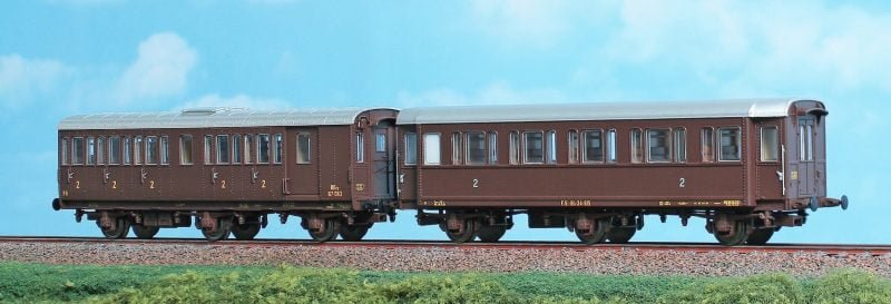 ACME 55282 - Set di due carrozze passeggeri tipo 1931R FS di 2°classe composto da una Biy 34.000 e una BDiy 67.000 in livrea castano - H0