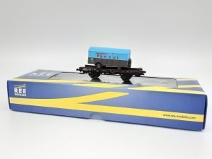 REE WB055 - Carro pianale tipo UFR SNCF caricato con rimorchio "PAVESI" - H0