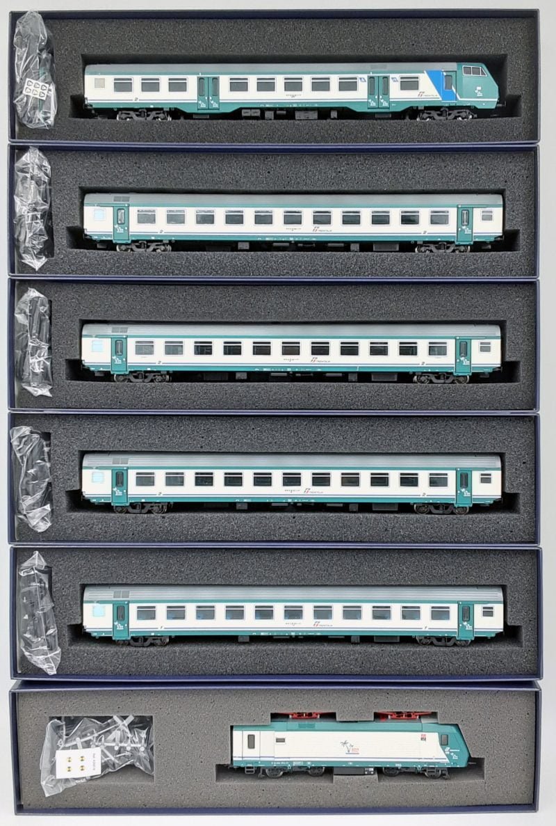 2TMarcheLineS - Set convoglio E464.178 TI + 5 carrozze MD TI in livrea xmpr “Marche Line” con logo pubblicitario “Marche Bellezza Infinita” DCC Sound- H0