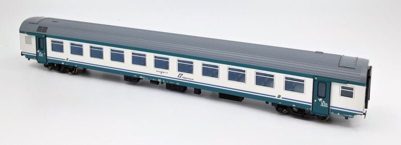 2T Modellismo 2T3402 - Carrozza MDVE tipo nB TI di 2° classe in livrea xmpr "Marche Line" con logo pubblicitario "Marche Bellezza Infinita" - H0