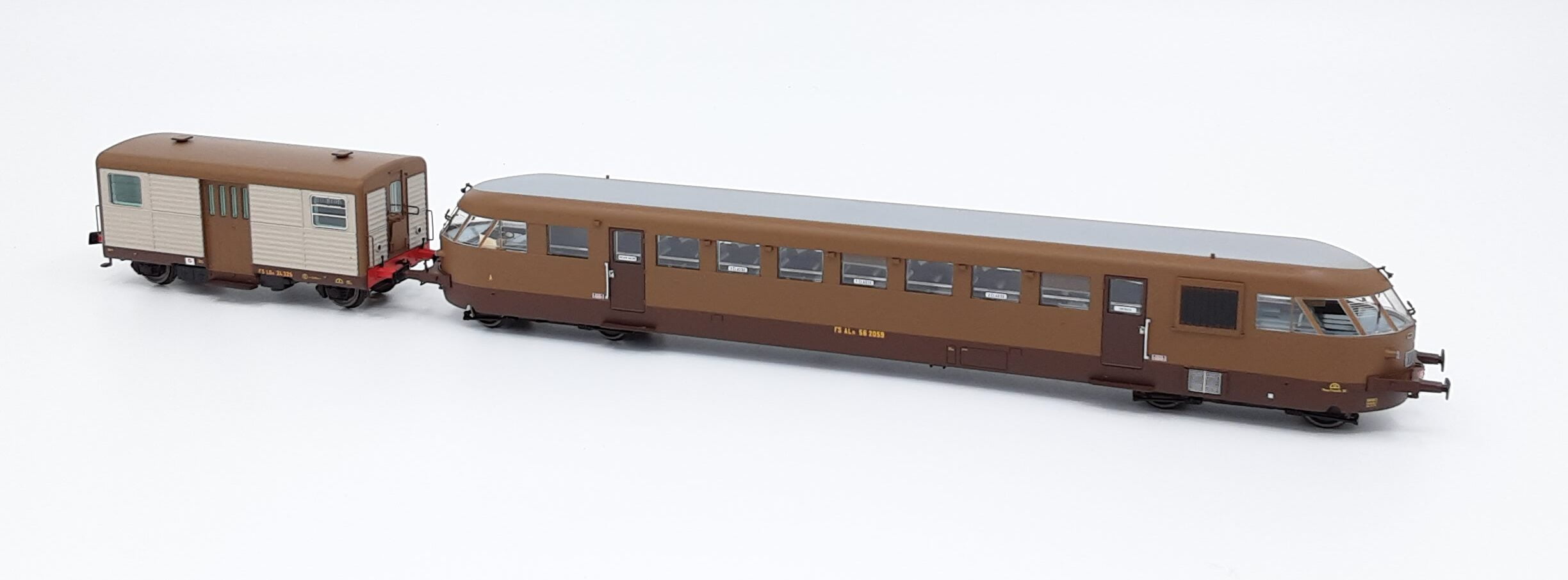 OsKar 2050 - Set ALn56.2217 + Ldn24.325 FS costruzione BREDA in livrea Castano - Isabella - H0