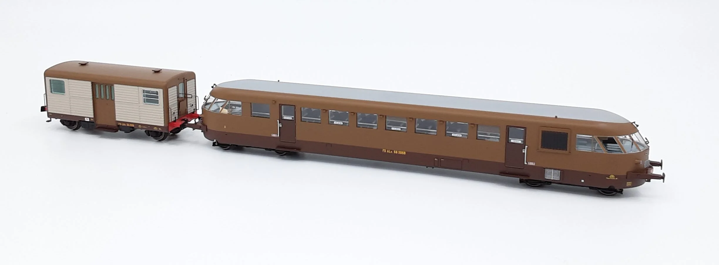 OsKar 2050 - Set ALn56.2217 + Ldn24.325 FS costruzione BREDA in livrea Castano - Isabella - H0