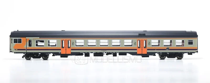 ViTrains 3229 - Semipilota passante MDVC di 2°cl. - H0