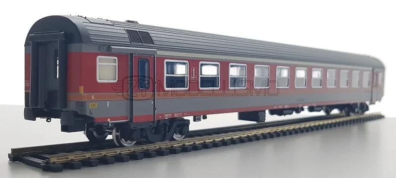 ViTrains 3250 - Carrozza passeggeri di 1°cl, MDVE - H0