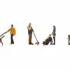 Noch 15471 - Passanti a passeggio con cane - H0