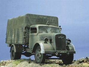 Italeri 216 - Kfz. 305 Opel Blitz - 1:35