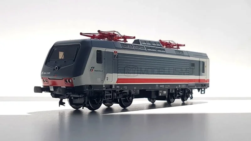 ViTrains 2245 - Locomotiva E 464.346, FS nella livrea Intercity Giorno, con respingenti e gancio tradizionale - H0