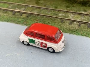 Brekina 22467 - Fiat Multipla "Ristorante di Toni" - H0