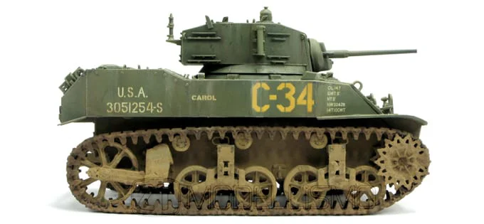AFV Club 35105 - M5A1 Stuart light tank - 1:35