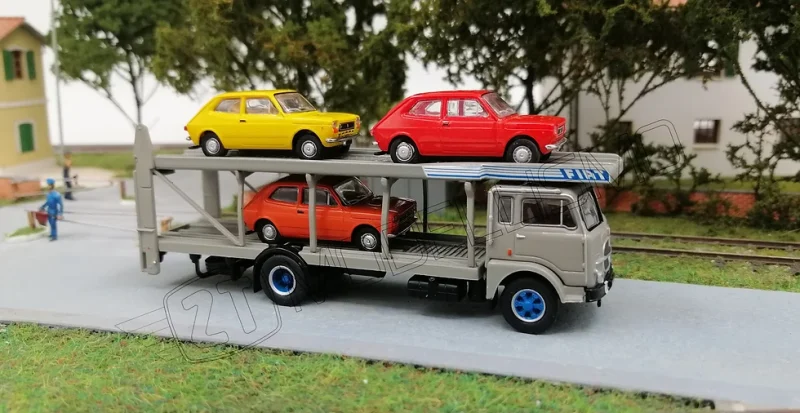 2TBK58478-127AGR - set FIAT 642 + 3 FIAT 127 arancio, giallo e rosso - H0