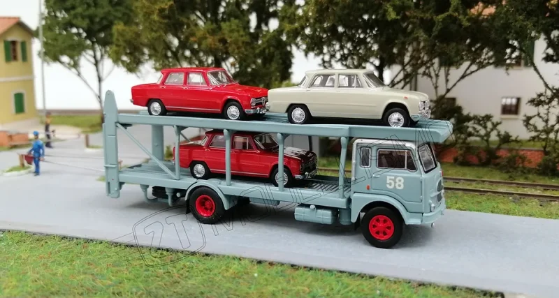 2TBK95843-AR1316GR - FIAT 642 + 3 ALFA Romeo Giulia -H0