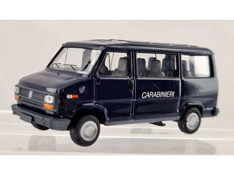 PIBK93490 - Fiat Ducato Bus, Carabinieri con lampeggiante - H0