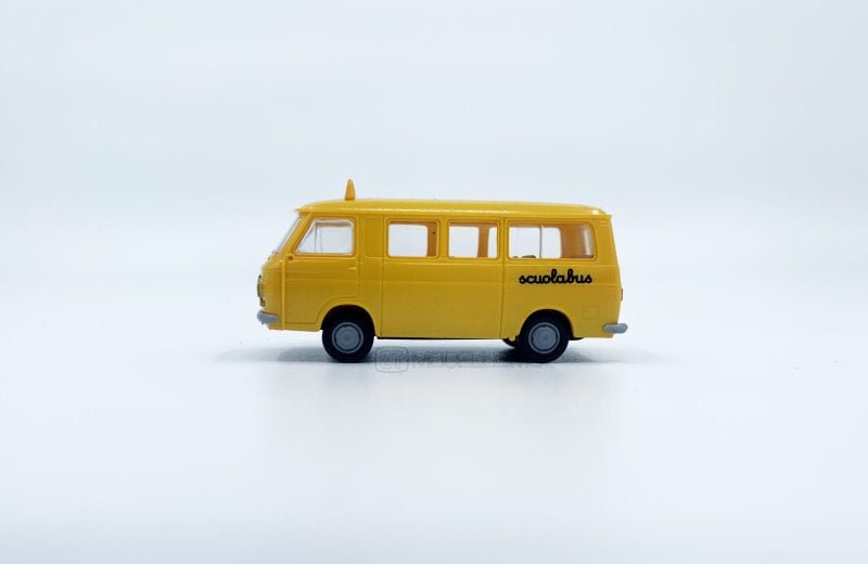 PIBK238000 - Fiat 238 Pulmino Scuolabus - H0