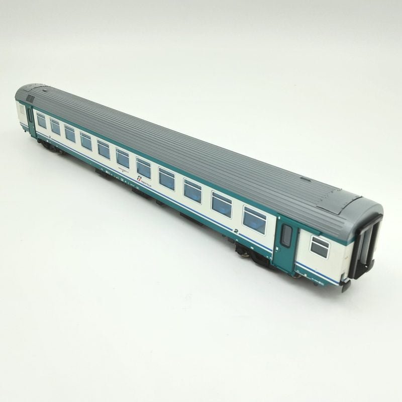 ViTrains 3402 - Carrozza MDVE di 2° classe in livrea XMPR con illuminazione interna - H0