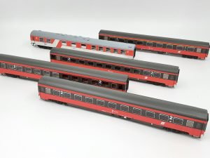 ACME 55285 - EuroCity "Antonin Dvorak" set 5 carrozze in livrea OBB e CSD - H0