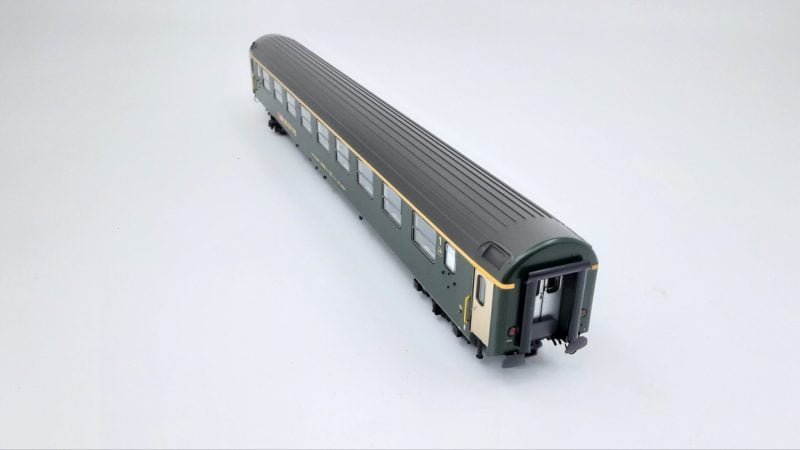 L.S. Models 472002 - UIC-X RIC Am 1'cl verde, logo nuovo, 9 comparti, tetto grigio, SBB - H0