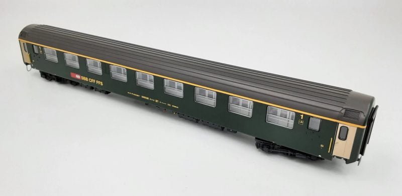 L.S. Models 472002 - UIC-X RIC Am 1'cl verde, logo nuovo, 9 comparti, tetto grigio, SBB - H0