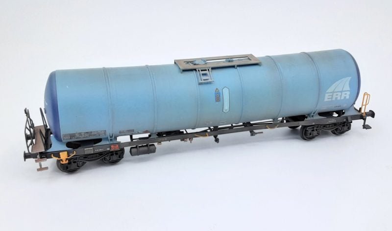 2TIG96110002 - Carro Cisterna Zacns 98 "Railrent ERR"- sporcato - H0