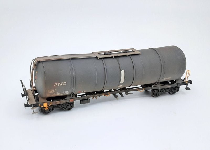 2TIG96210004 - Carro Cisterna Zacns 88 "Ryko Plus" - sporcato - H0