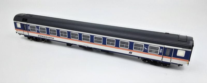 ViTrains 3271 - Carrozza MDVE di 2a Cl. "Sleeperette" con illuminazione interna - H0