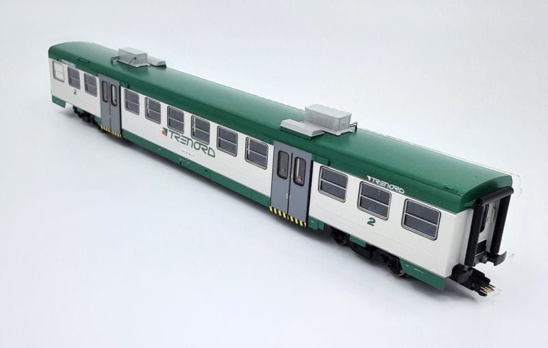 OS.KAR 2085 - Trenord Le.763 138, livrea Trenord, carrozza intermedia - H0