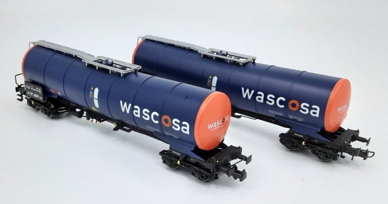 B-models VB-81059 - Set 2 carri da cisterna CZ Wascosa tipo Zacns,  livrea blu con testate arancio - H0