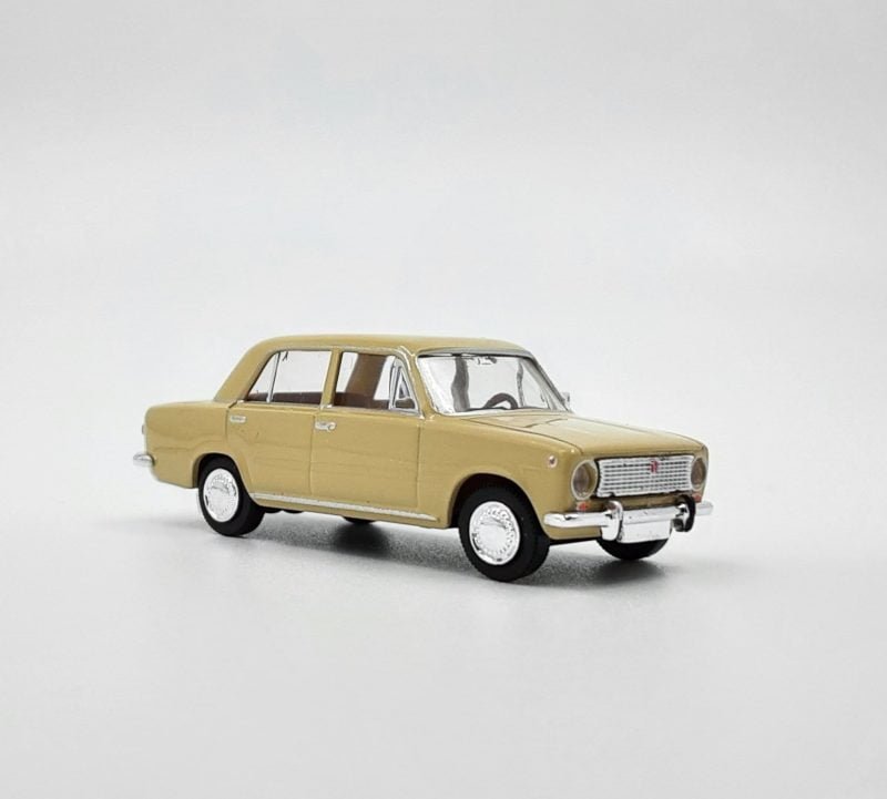 Brekina 22417 - Fiat 124 beige - H0