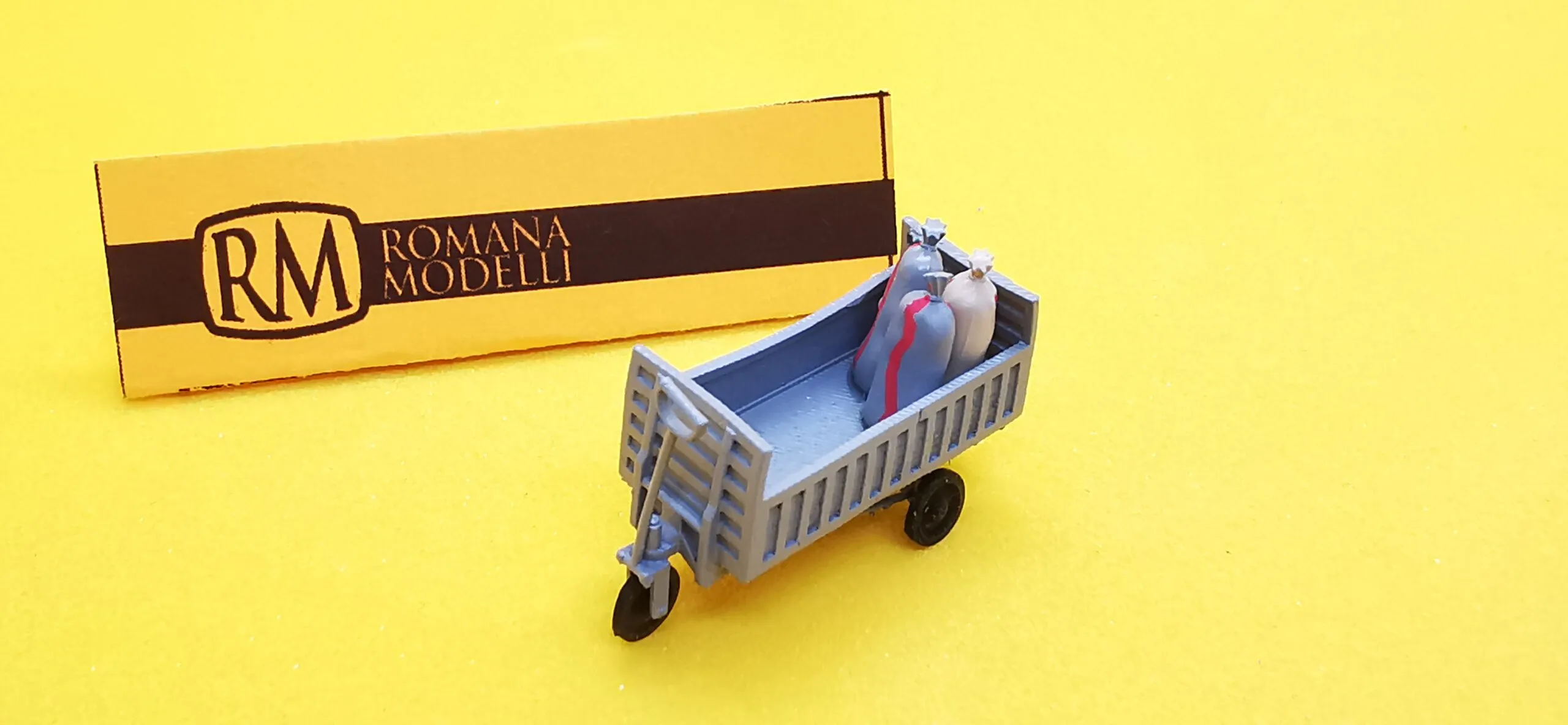 Romana Modelli 50124 – Carretto Postale a 3 Ruote - H0
