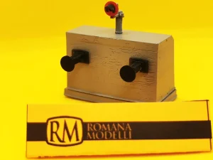Romana Modelli 50130 – Paraurti in Cemento con Respingenti + Segnale Arresto - H0