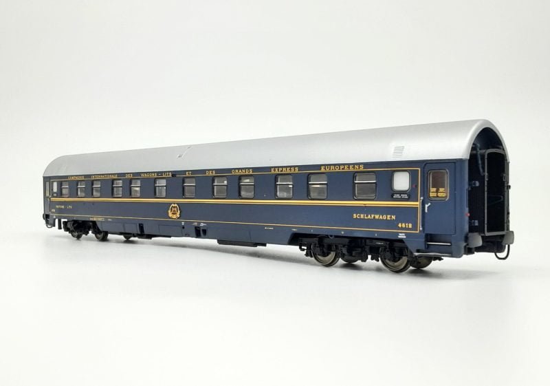 ACME 51004 - Carrozza letti UHansa 4610 livrea CIWL immatricolazione DSB - H0