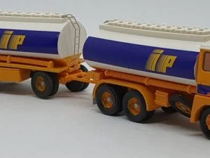 87022 Garage87 87022 - Autocarro Lancia Esagamma 520, livrea IP - H0