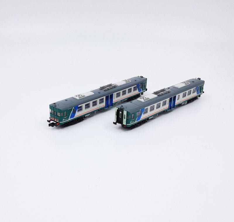 Arnold HN2553 - Set di 2 automotrici ALn 668.1231 + ALn668.1212 in livrea XMPR, vetri piani, climatizzate, FS - N