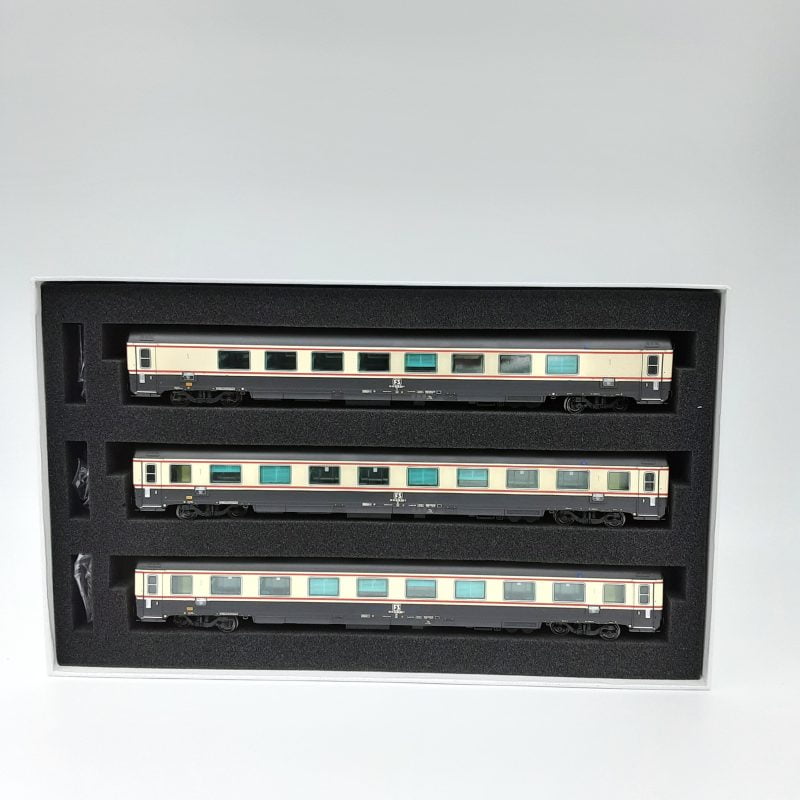 ACME 55221 - Set 3 carrozze TEE "Adriatico" di '1 cl., tipo Gran Confort, FS - H0