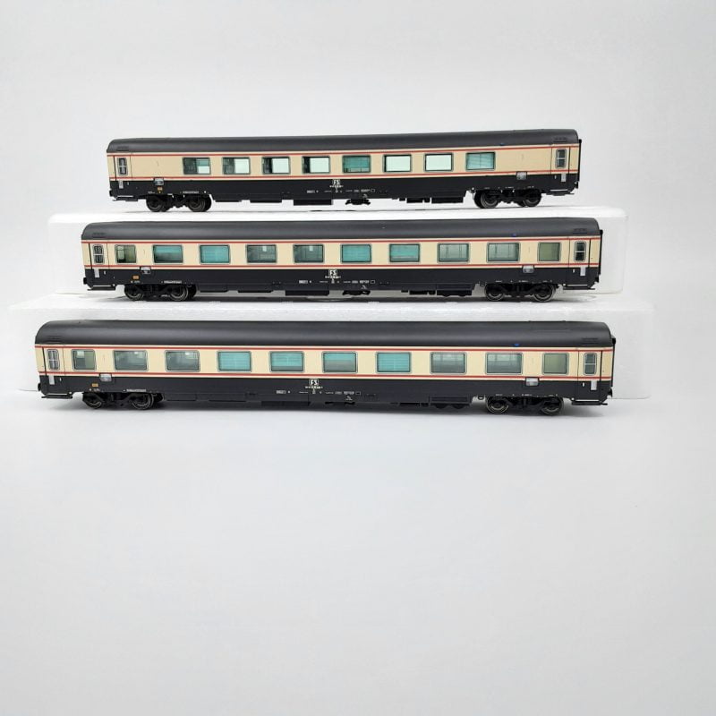 ACME 55221 - Set 3 carrozze TEE "Adriatico" di '1 cl., tipo Gran Confort, FS - H0
