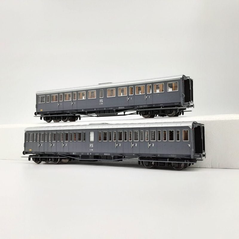 ACME 55308 - Set di due carrozze FS "Centoporte lunghe" tipo 1949R e 1928R in livrea Grigio Ardesia - H0