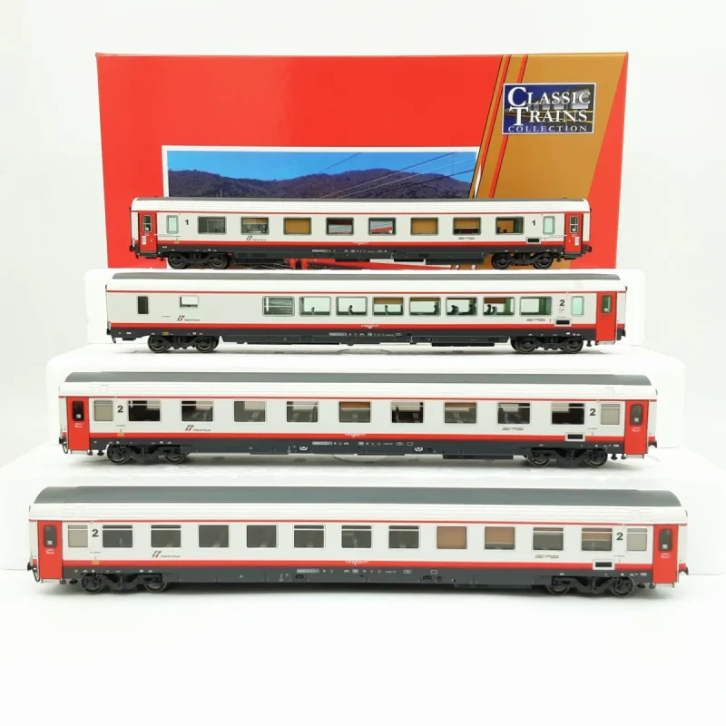ACME 55284 - Set di 4 carrozze in livrea Frecciabianca TRENITALIA, 1 di 1°cl., 1 multiservizi e 2 di 2°cl. - H0