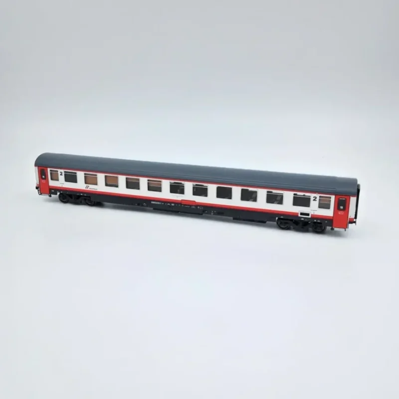 ACME 50606 – Carrozza ex UIC-Z di 2°cl in livrea Frecciabianca TRENITALIA – H0