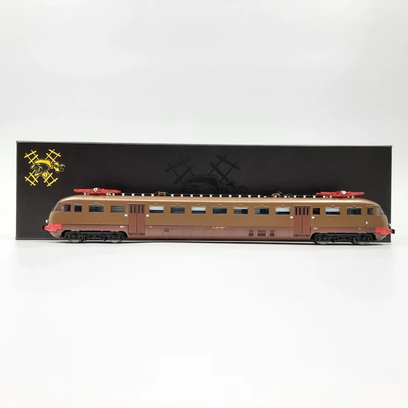 PIV 82102F - ALe840.056 FS, livrea Castano Isabella - Dummy - Ep.IV - H0