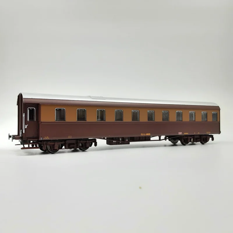 ACME 51170 - Carrozza Cellulare Tipo Kz 48605 FS per trasferimento detenuti, livrea Castano Isabella - Epoca III - H0