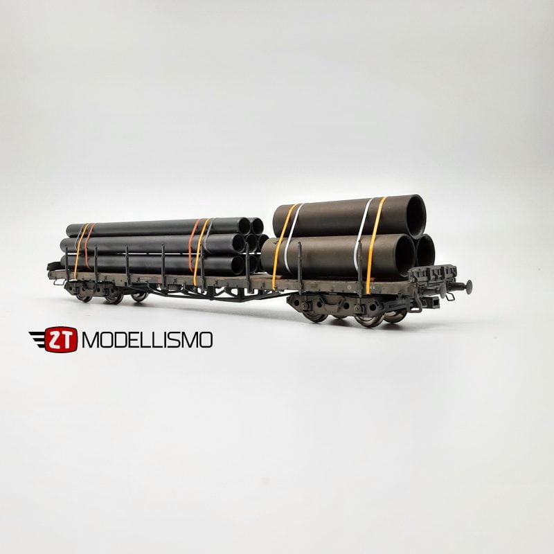 2T3322.2 - Carro elaborato tipo Rs DB in livrea nera e logo rosso con carico di tubi - Epoca V - H0