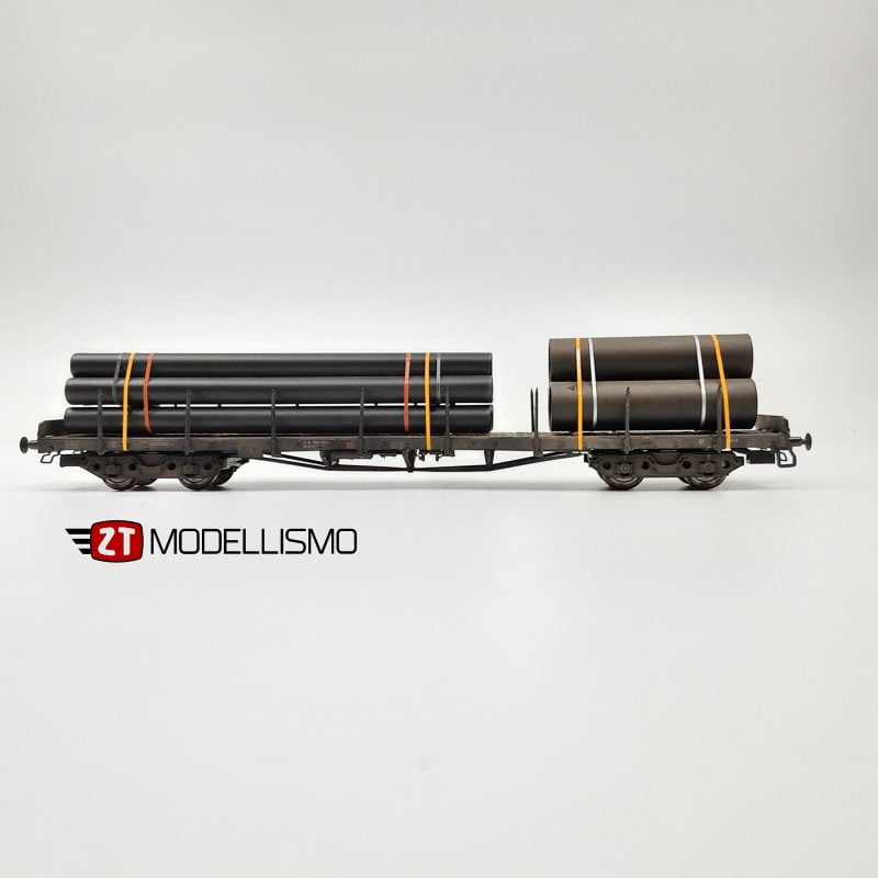 2T3322.2 - Carro elaborato tipo Rs DB in livrea nera e logo rosso con carico di tubi - Epoca V - H0