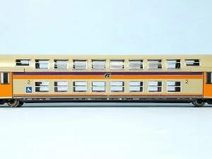 ViTrains 3425 - Carrozza doppio piano tipo “Casaralta” FS con logo disabili, livrea d'origine, epoca IV/V - H0